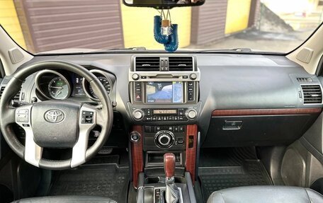 Toyota Land Cruiser Prado 150 рестайлинг 2, 2017 год, 3 650 000 рублей, 14 фотография