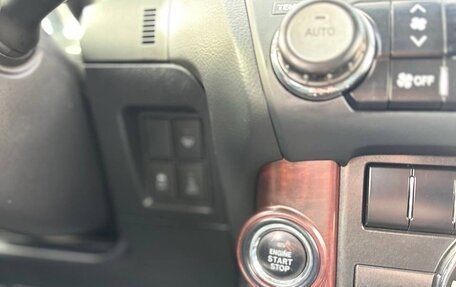 Toyota Land Cruiser Prado 150 рестайлинг 2, 2017 год, 3 650 000 рублей, 17 фотография