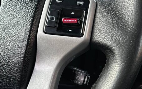 Toyota Land Cruiser Prado 150 рестайлинг 2, 2017 год, 3 650 000 рублей, 18 фотография