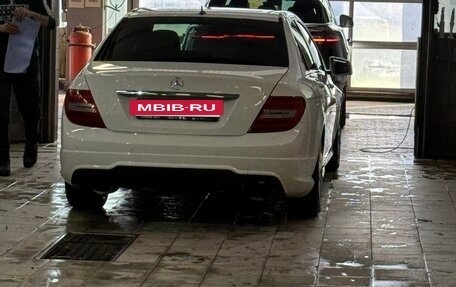 Mercedes-Benz C-Класс, 2011 год, 1 300 000 рублей, 5 фотография