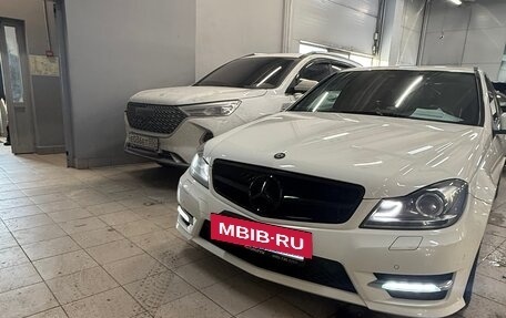 Mercedes-Benz C-Класс, 2011 год, 1 300 000 рублей, 4 фотография