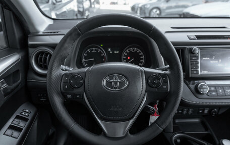 Toyota RAV4, 2016 год, 2 095 000 рублей, 10 фотография