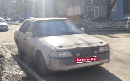 Toyota Carina, 1990 год, 60 000 рублей, 2 фотография
