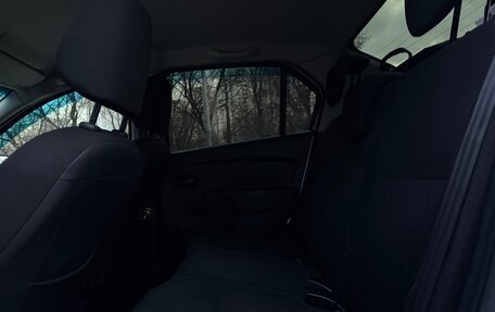 Renault Logan II, 2018 год, 850 000 рублей, 9 фотография