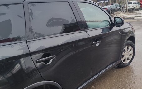 Mitsubishi Outlander III рестайлинг 3, 2014 год, 1 400 000 рублей, 5 фотография