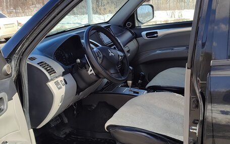 Mitsubishi Pajero Sport II рестайлинг, 2011 год, 1 780 000 рублей, 10 фотография