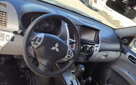 Mitsubishi Pajero Sport II рестайлинг, 2011 год, 1 780 000 рублей, 6 фотография