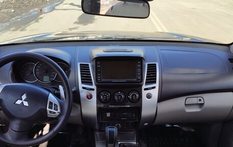 Mitsubishi Pajero Sport II рестайлинг, 2011 год, 1 780 000 рублей, 20 фотография