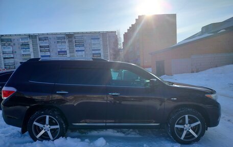 Toyota Highlander III, 2011 год, 2 590 000 рублей, 6 фотография