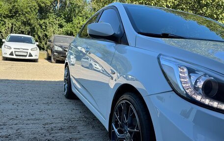 Hyundai Solaris II рестайлинг, 2013 год, 870 000 рублей, 3 фотография