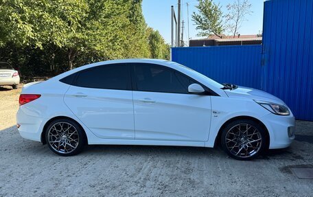 Hyundai Solaris II рестайлинг, 2013 год, 870 000 рублей, 6 фотография