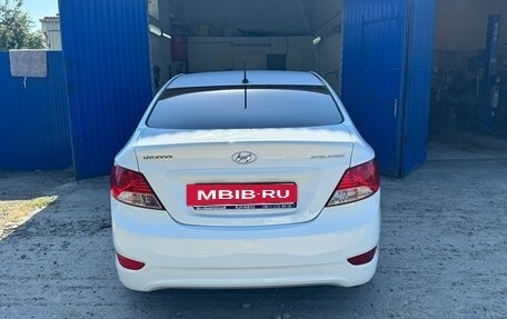 Hyundai Solaris II рестайлинг, 2013 год, 870 000 рублей, 4 фотография