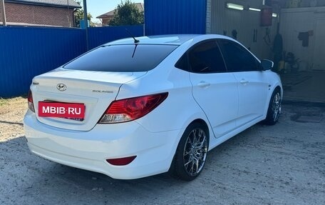 Hyundai Solaris II рестайлинг, 2013 год, 870 000 рублей, 5 фотография