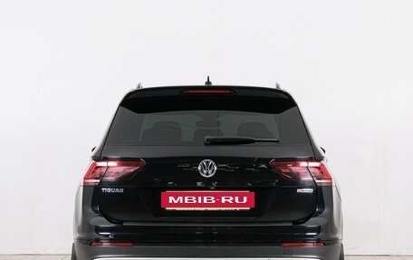 Volkswagen Tiguan II, 2019 год, 3 089 000 рублей, 6 фотография