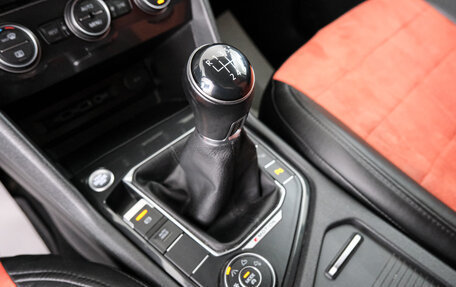 Volkswagen Tiguan II, 2019 год, 3 089 000 рублей, 17 фотография