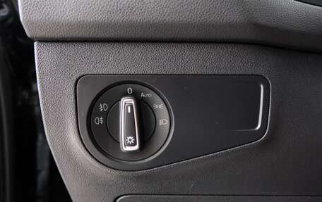 Volkswagen Tiguan II, 2019 год, 3 089 000 рублей, 20 фотография