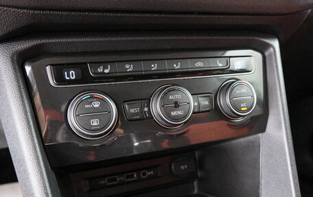 Volkswagen Tiguan II, 2019 год, 3 089 000 рублей, 18 фотография