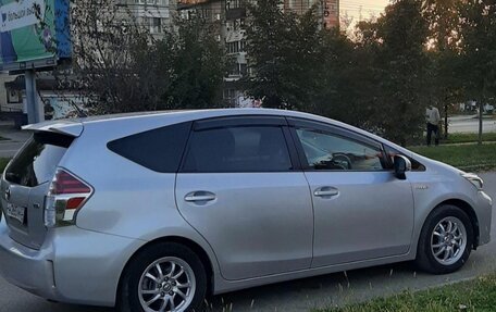 Toyota Prius Alpha I (ZVW40/41), 2016 год, 1 600 000 рублей, 1 фотография