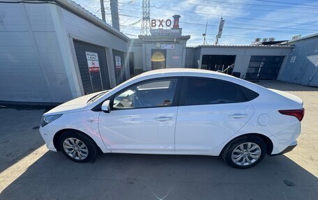 Hyundai Solaris II рестайлинг, 2021 год, 1 550 000 рублей, 5 фотография