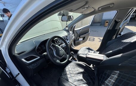 Hyundai Solaris II рестайлинг, 2021 год, 1 550 000 рублей, 10 фотография