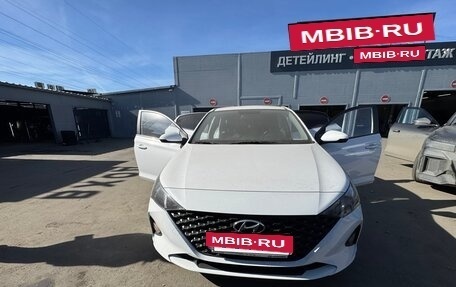 Hyundai Solaris II рестайлинг, 2021 год, 1 550 000 рублей, 11 фотография