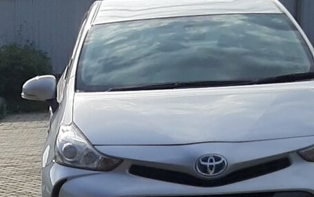 Toyota Prius Alpha I (ZVW40/41), 2016 год, 1 600 000 рублей, 5 фотография