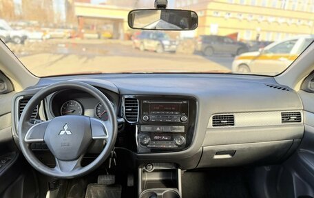 Mitsubishi Outlander III рестайлинг 3, 2013 год, 1 250 000 рублей, 5 фотография