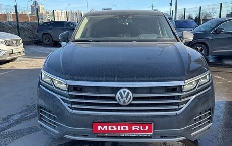 Volkswagen Touareg III, 2019 год, 4 050 000 рублей, 1 фотография