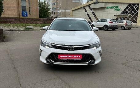 Toyota Camry, 2017 год, 2 350 000 рублей, 2 фотография