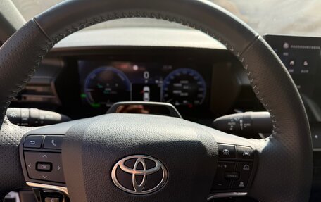 Toyota Camry, 2025 год, 3 390 000 рублей, 8 фотография