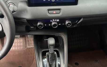 Honda Vezel, 2023 год, 2 150 000 рублей, 13 фотография