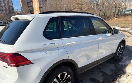 Volkswagen Tiguan II, 2020 год, 2 400 000 рублей, 4 фотография