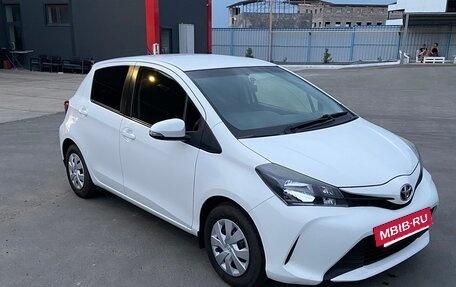 Toyota Vitz, 2014 год, 700 000 рублей, 2 фотография