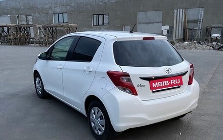 Toyota Vitz, 2014 год, 700 000 рублей, 6 фотография
