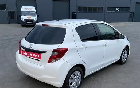 Toyota Vitz, 2014 год, 700 000 рублей, 5 фотография