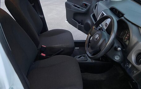 Toyota Vitz, 2014 год, 700 000 рублей, 14 фотография