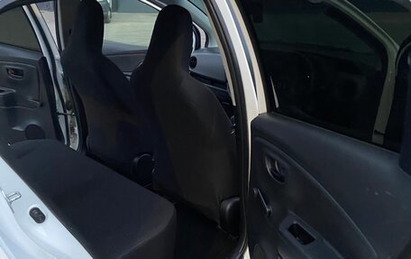 Toyota Vitz, 2014 год, 700 000 рублей, 9 фотография