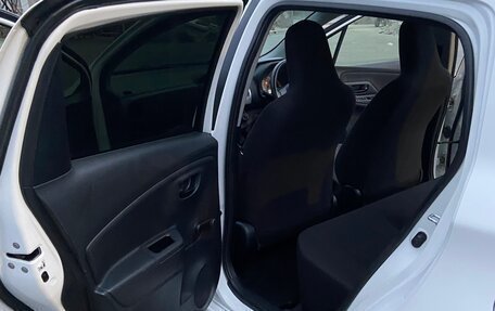 Toyota Vitz, 2014 год, 700 000 рублей, 10 фотография