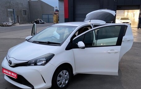 Toyota Vitz, 2014 год, 700 000 рублей, 21 фотография