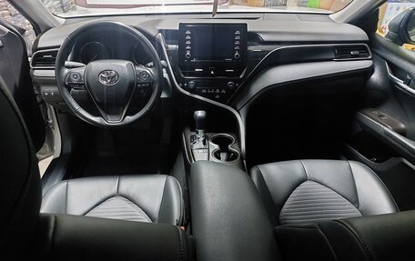 Toyota Camry, 2022 год, 3 650 000 рублей, 7 фотография