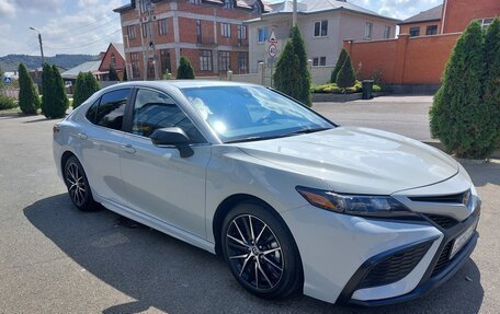 Toyota Camry, 2022 год, 3 650 000 рублей, 6 фотография