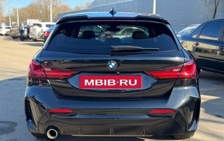 BMW 1 серия, 2019 год, 2 560 000 рублей, 2 фотография