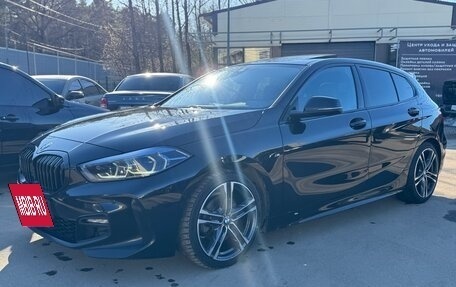 BMW 1 серия, 2019 год, 2 560 000 рублей, 4 фотография