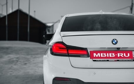 BMW 5 серия, 2018 год, 2 999 990 рублей, 12 фотография