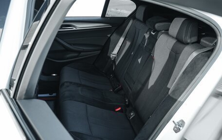 BMW 5 серия, 2018 год, 2 999 990 рублей, 23 фотография