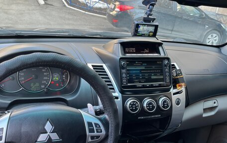 Mitsubishi Pajero Sport II рестайлинг, 2014 год, 1 900 000 рублей, 4 фотография