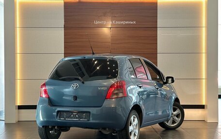 Toyota Yaris III рестайлинг, 2006 год, 649 000 рублей, 3 фотография
