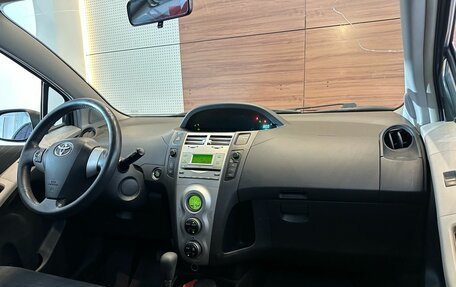 Toyota Yaris III рестайлинг, 2006 год, 649 000 рублей, 8 фотография