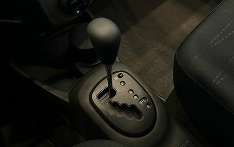 Toyota Yaris III рестайлинг, 2006 год, 649 000 рублей, 15 фотография