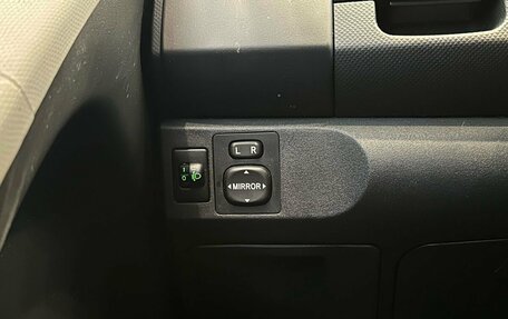 Toyota Yaris III рестайлинг, 2006 год, 649 000 рублей, 16 фотография